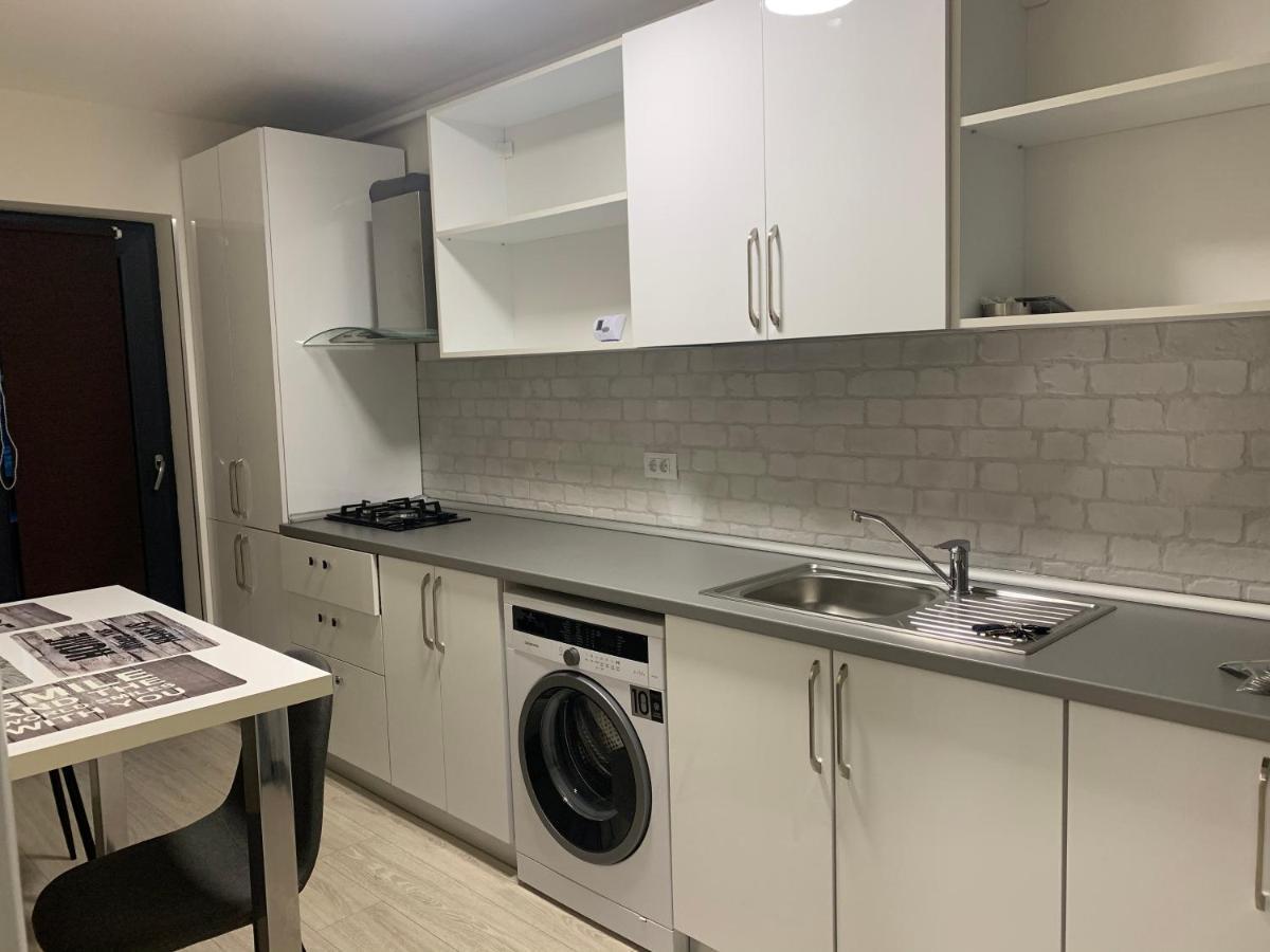 Apartament Lux Regim Hotelier Bákó Kültér fotó